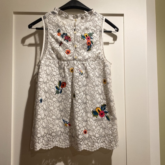 Super cute sleeveless top by Maeve. Size 10 - Picture 6 of 9